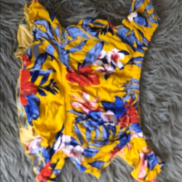 A floral crop top - Picture 2 of 2